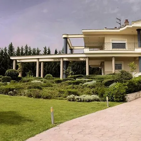 In Elassona-βίλα στην Elassona