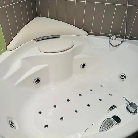 Kthma Tzhka - *