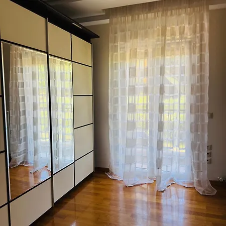 In Elassona-βίλα στην * Elassona